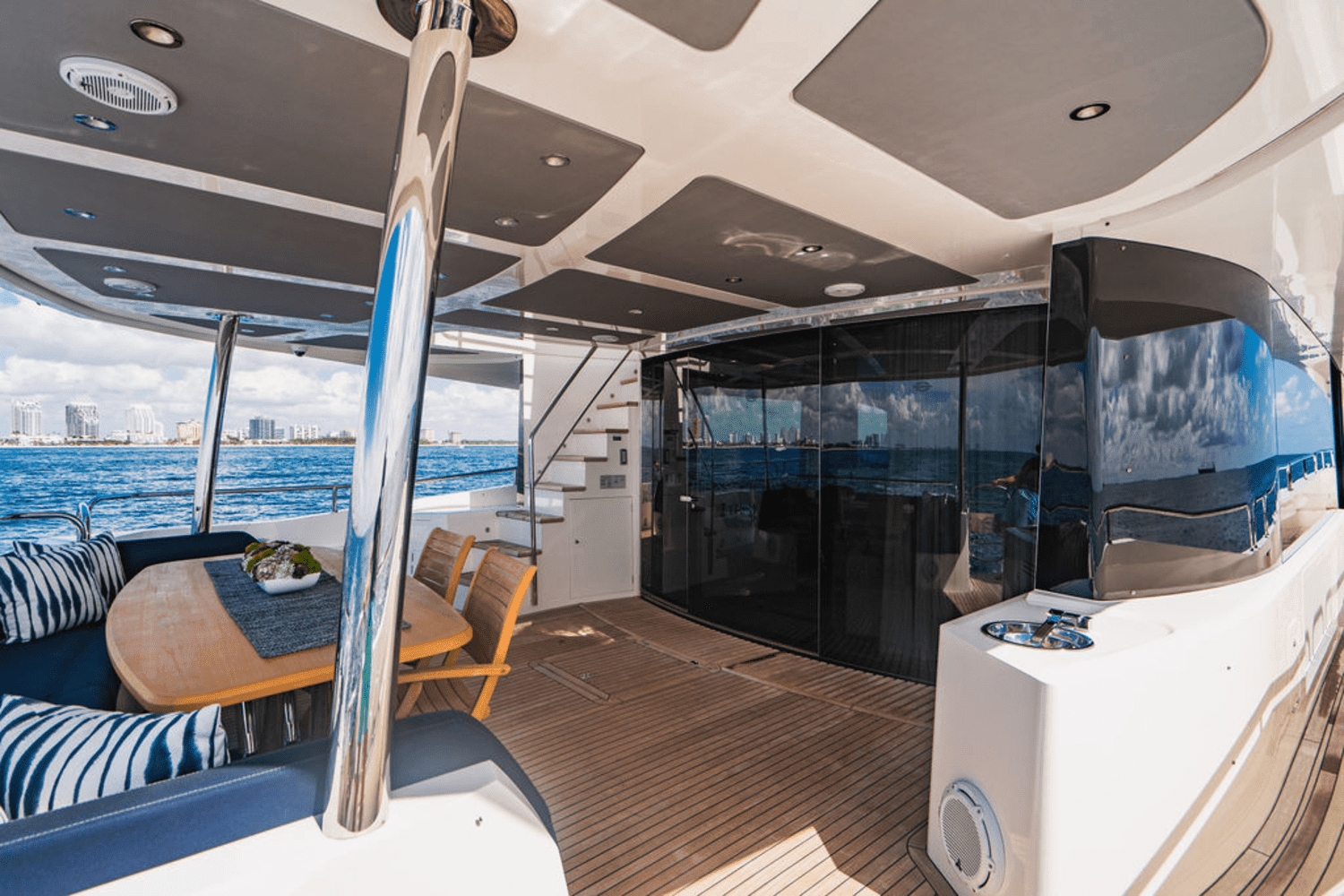 2019 Sunseeker 86 Image Thumbnail #5