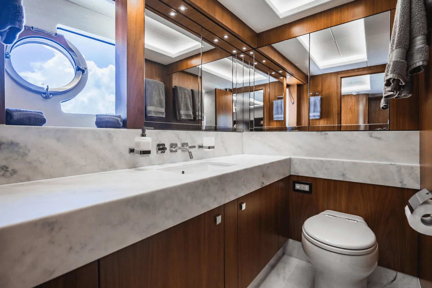 2019 Sunseeker 86 Image Thumbnail #41