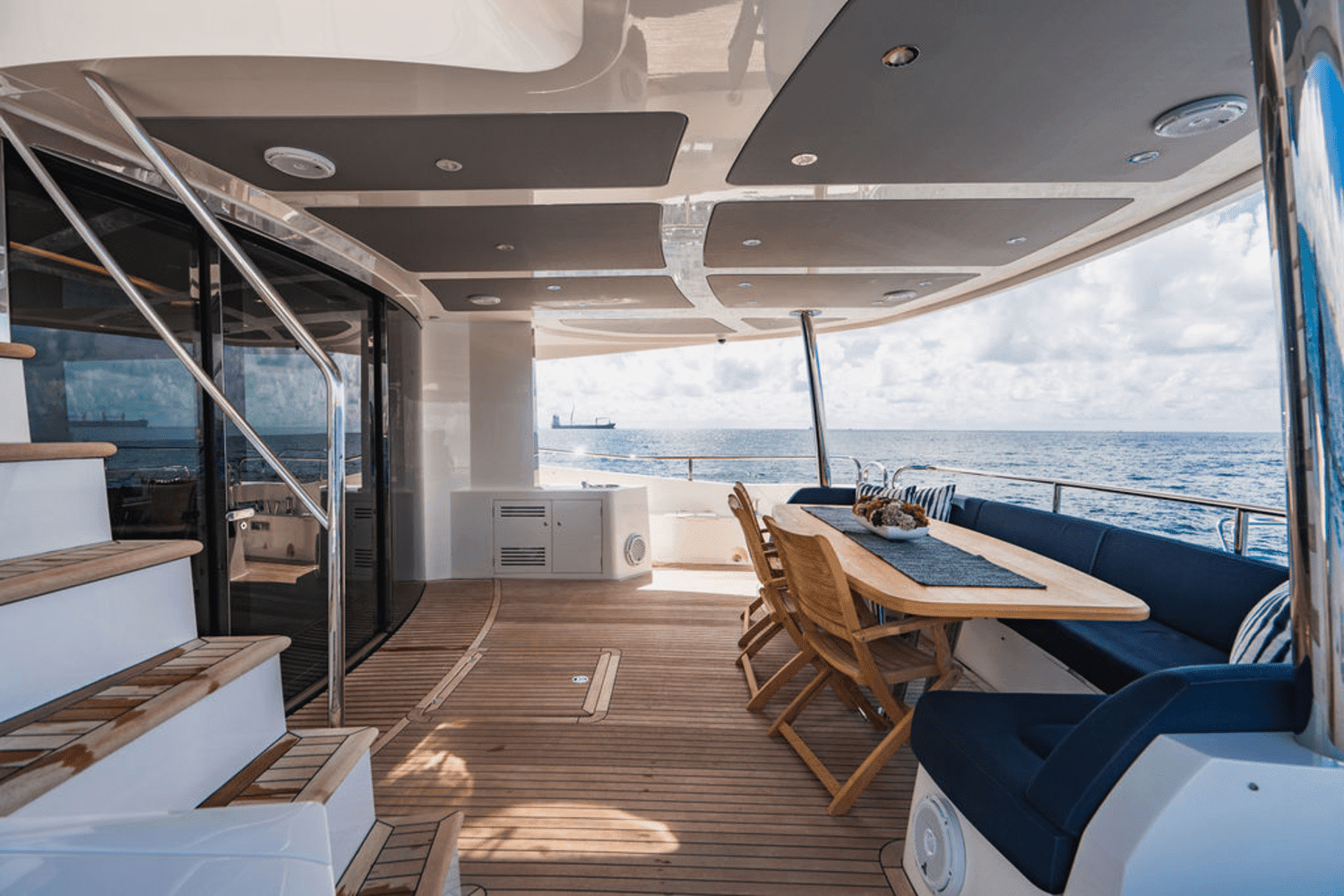 2019 Sunseeker 86 Image Thumbnail #4