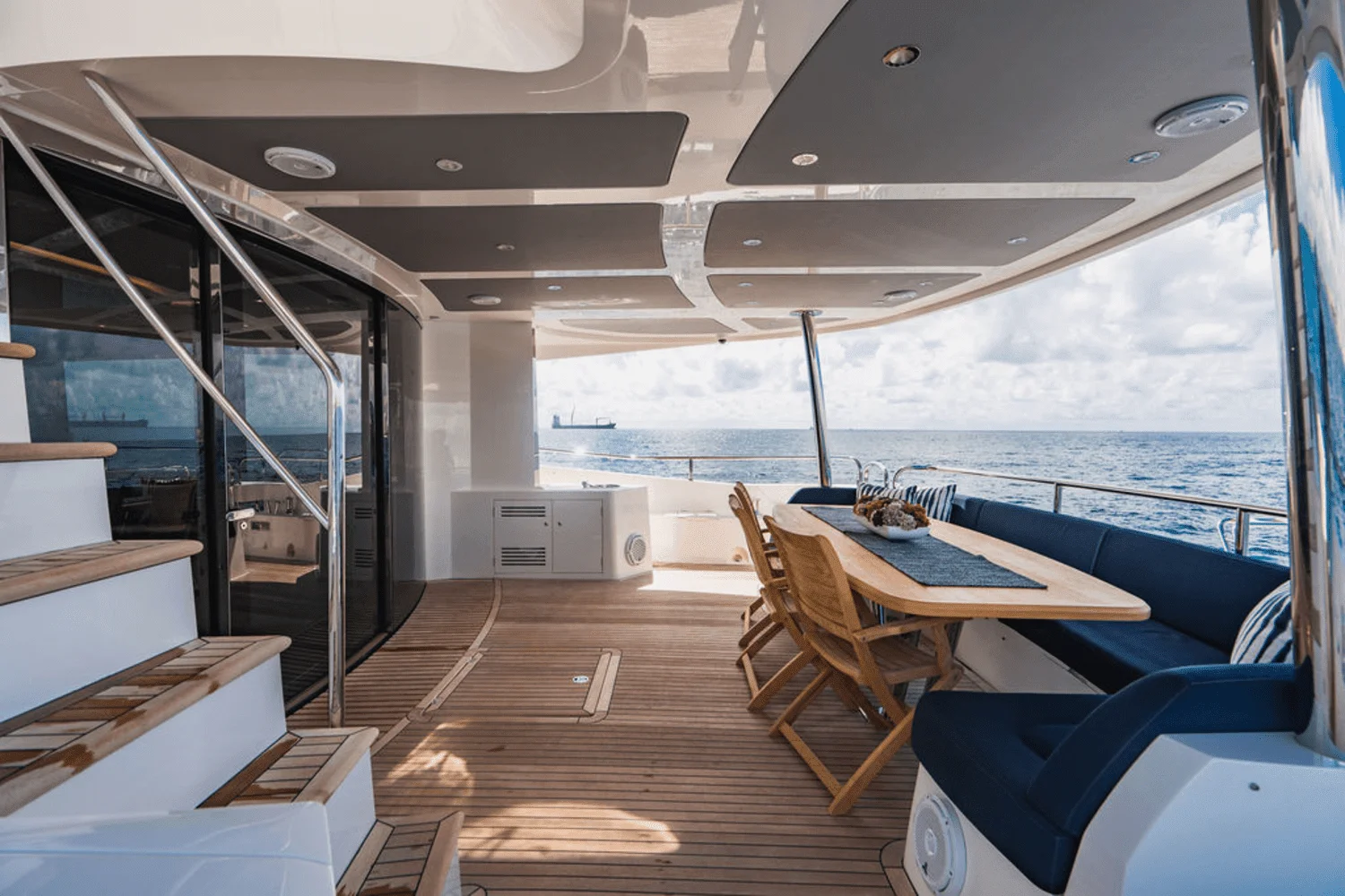 2019 Sunseeker
                                                             86 Image Thumbnail #4