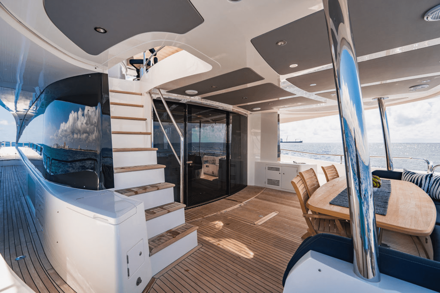 2019 Sunseeker 86 Image Thumbnail #3
