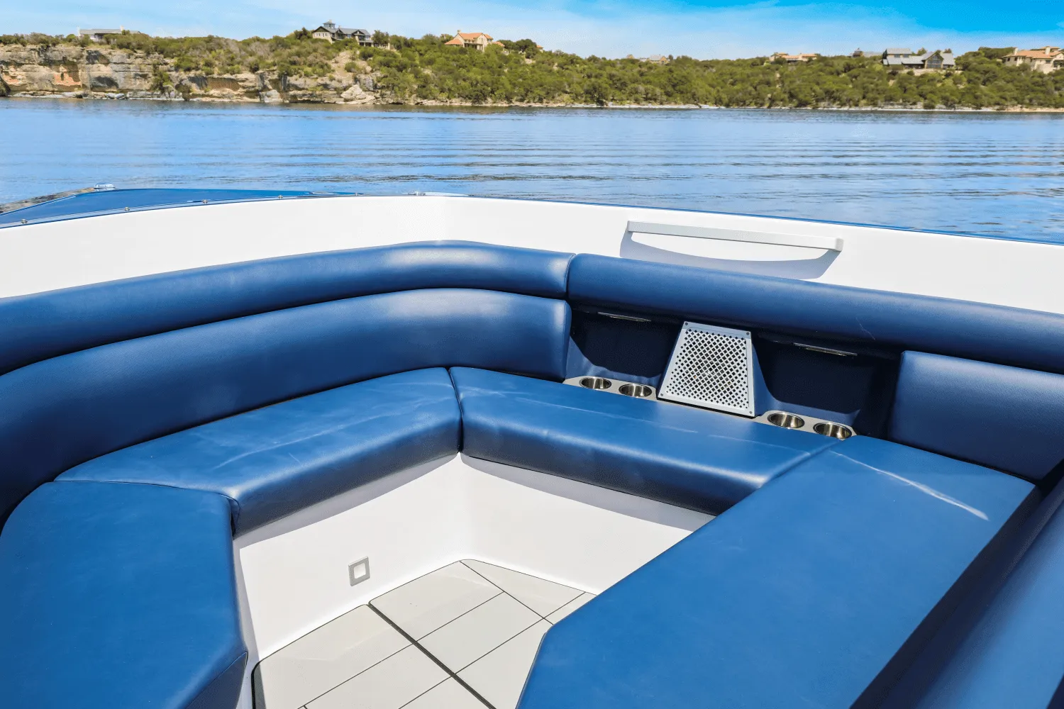 2022 Aviara AV40 Image Thumbnail #27