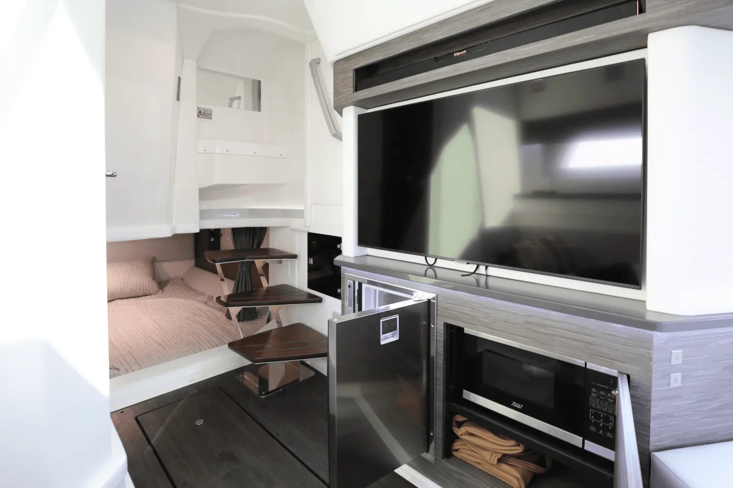 2022 Aviara AV40 Image Thumbnail #31