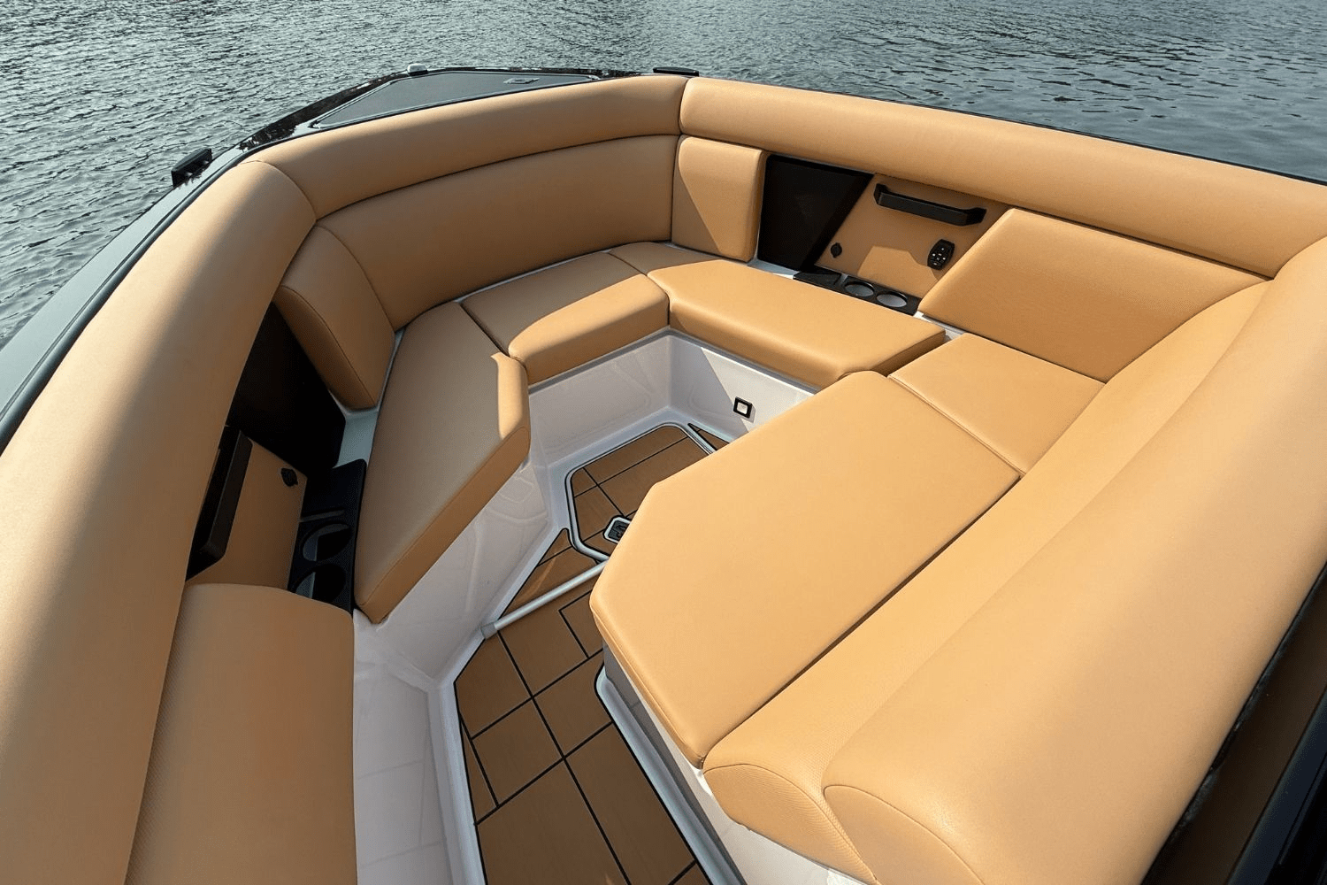 2024 Aviara AV28 Surf Image Thumbnail #31