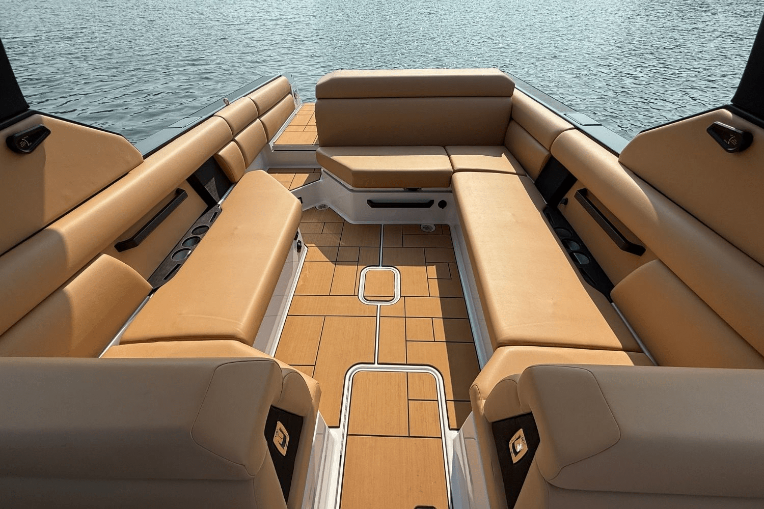 2024 Aviara AV28 Surf Image Thumbnail #25