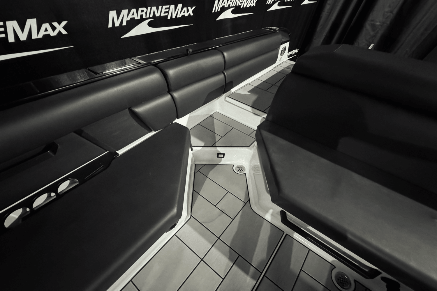 2024 Aviara AV28 Surf Image Thumbnail #14