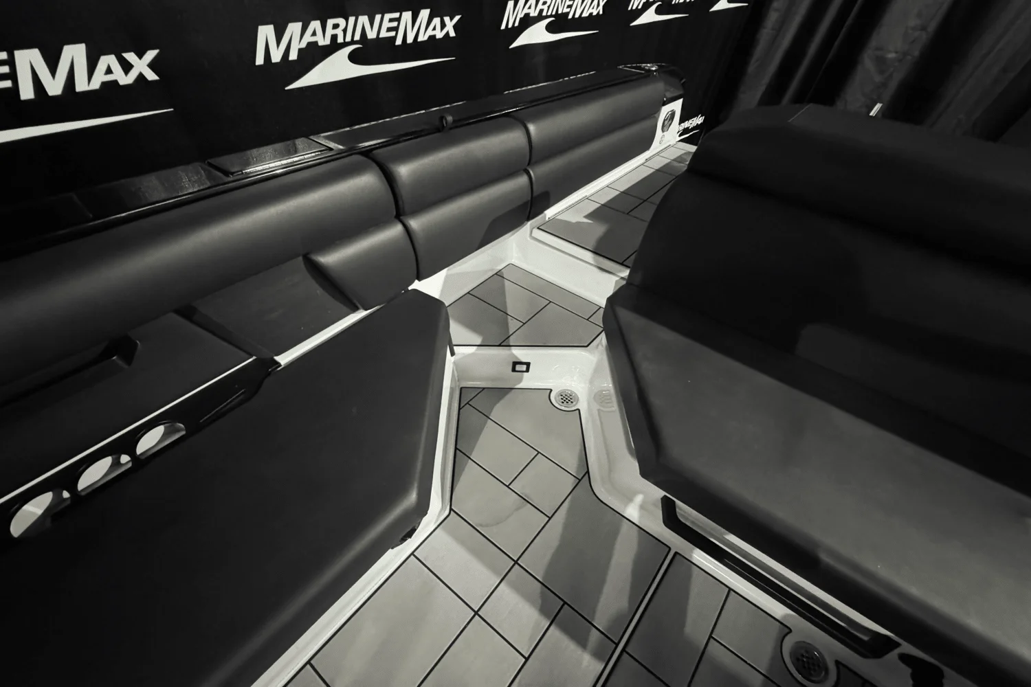 2024 Aviara AV28 Surf Image Thumbnail #10