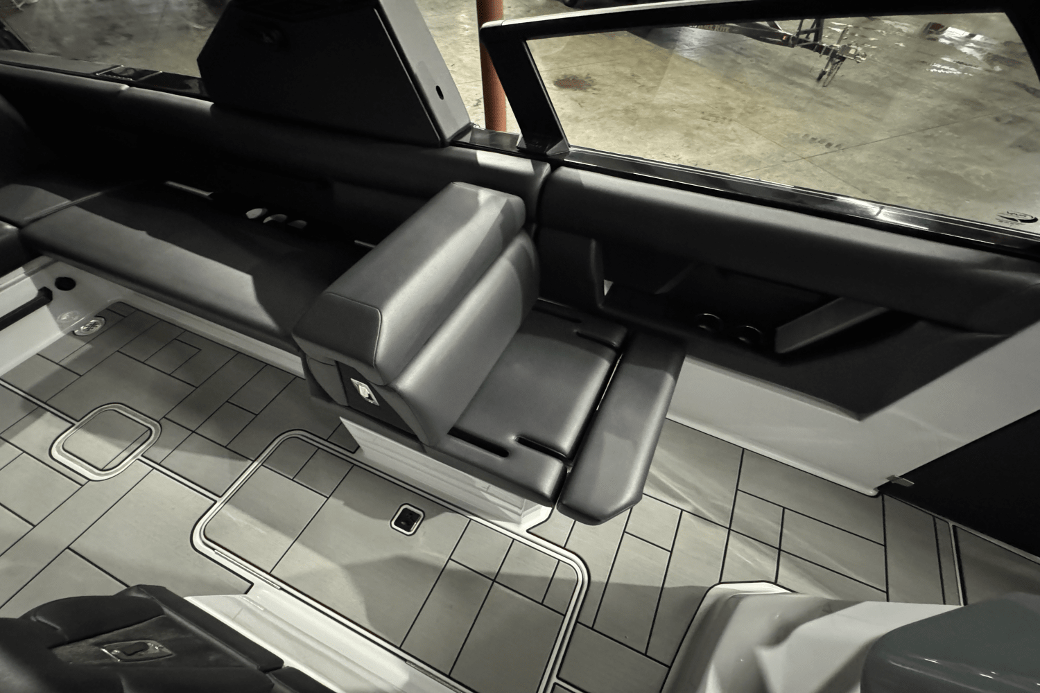 2024 Aviara AV28 Surf Image Thumbnail #23