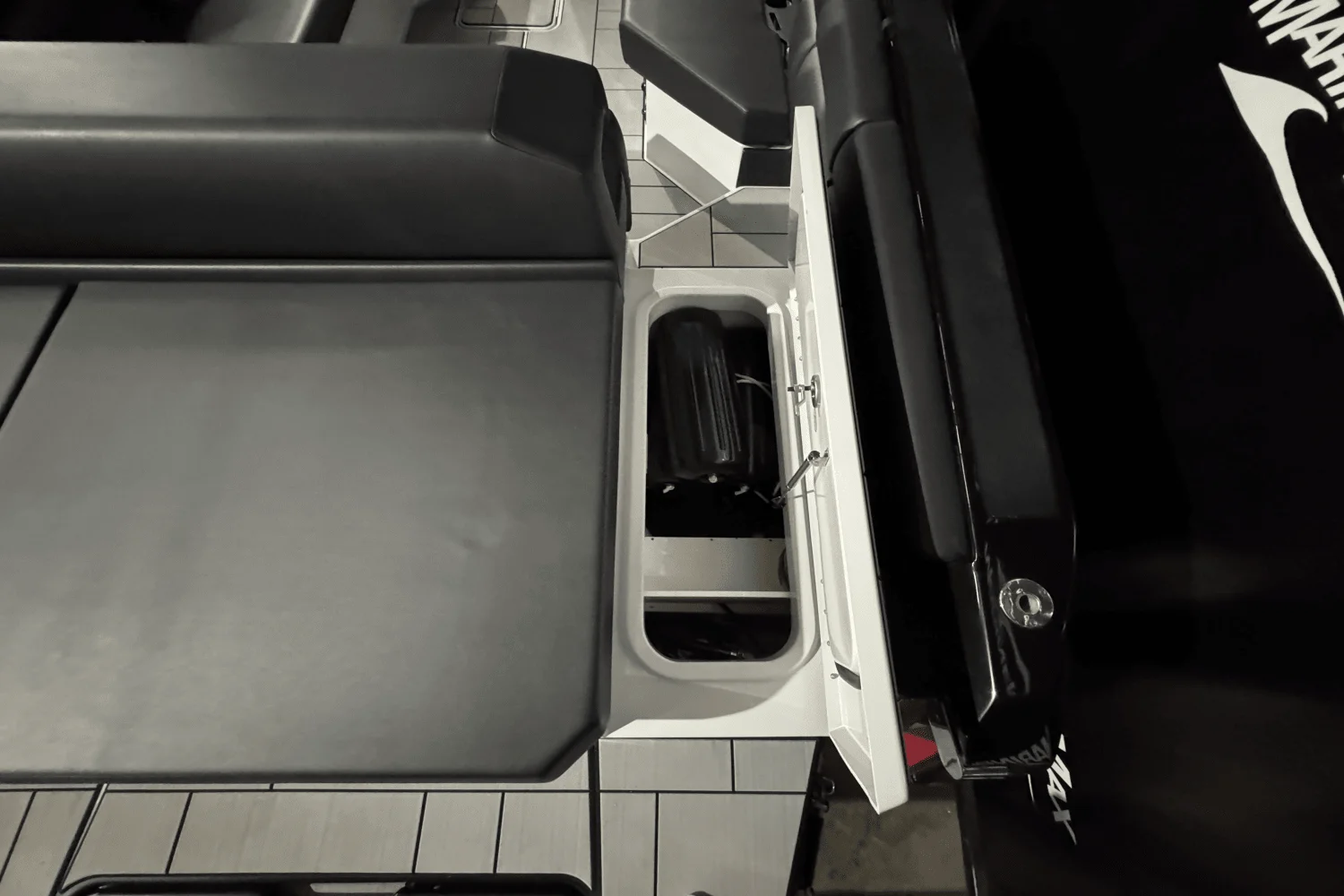 2024 Aviara AV28 Surf Image Thumbnail #12