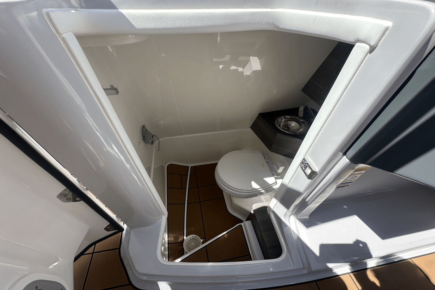 2024 Aviara AV28 Surf Image Thumbnail #14