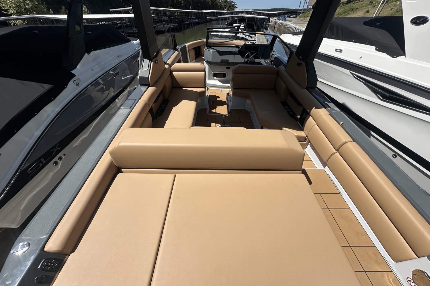 2024 Aviara AV28 Surf Image Thumbnail #11