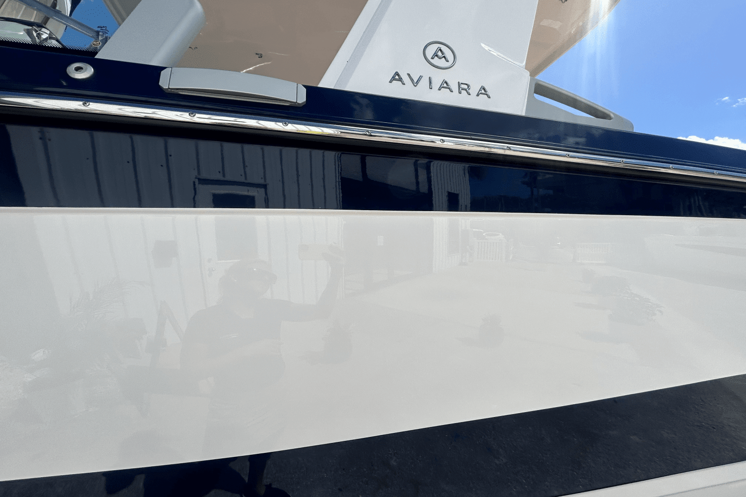 2024 Aviara
                                                             AV32 Outboard Image Thumbnail #2