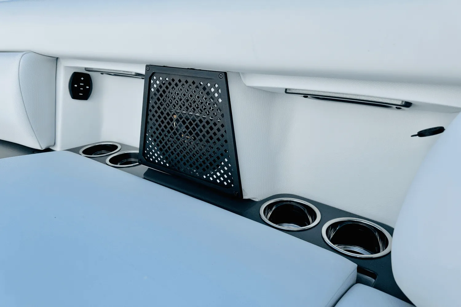 2024 Aviara AV32 Outboard Image Thumbnail #66