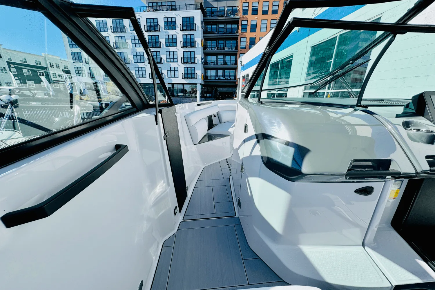 2024 Aviara AV32 Outboard Image Thumbnail #63