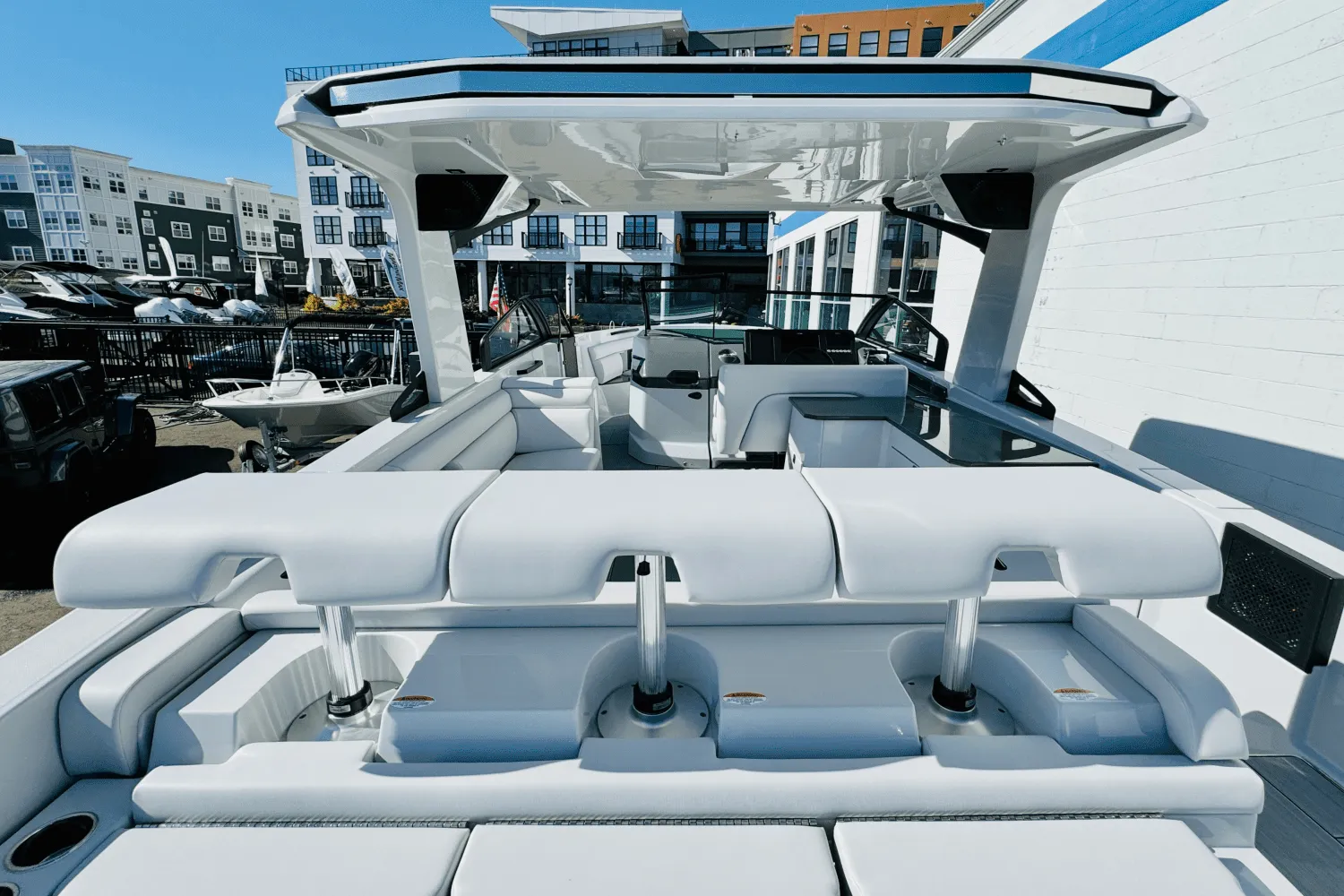2024 Aviara AV32 Outboard Image Thumbnail #25