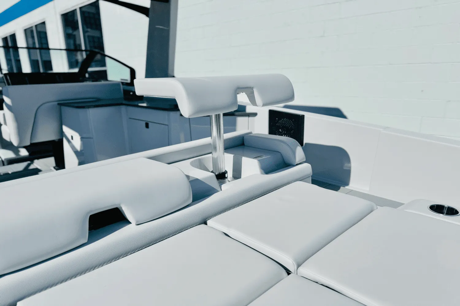 2024 Aviara AV32 Outboard Image Thumbnail #27