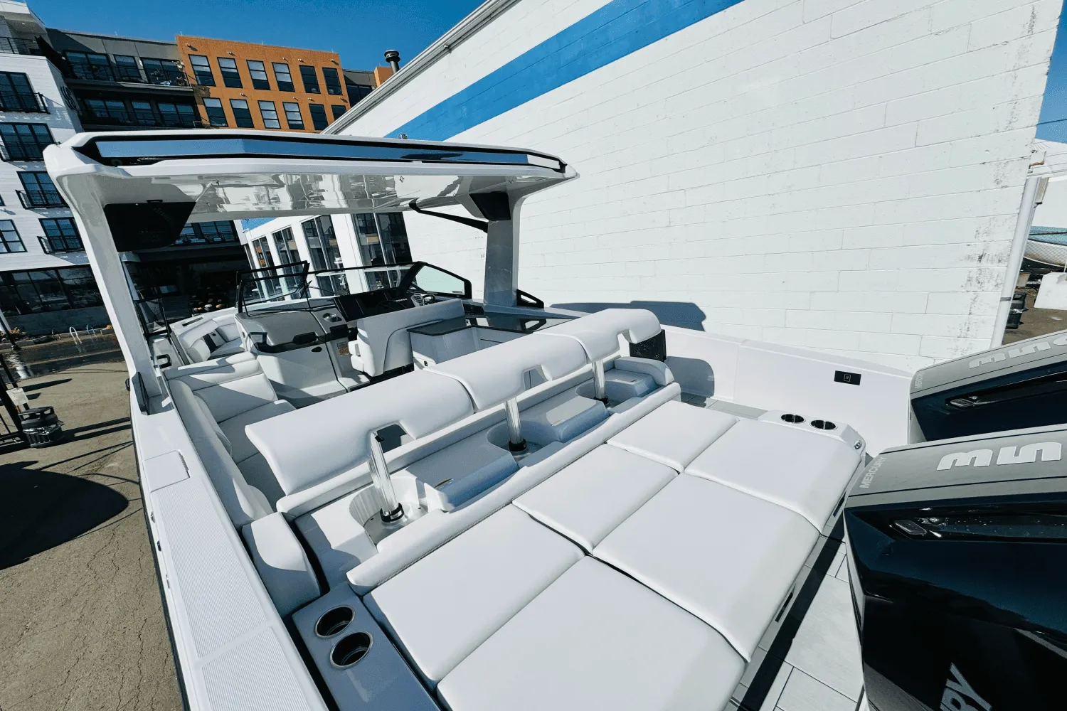 2024 Aviara AV32 Outboard Image Thumbnail #24