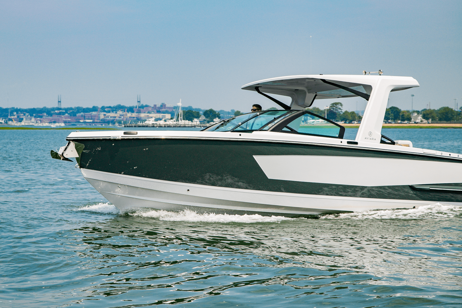 2024 Aviara AV32 Outboard Image Thumbnail #2