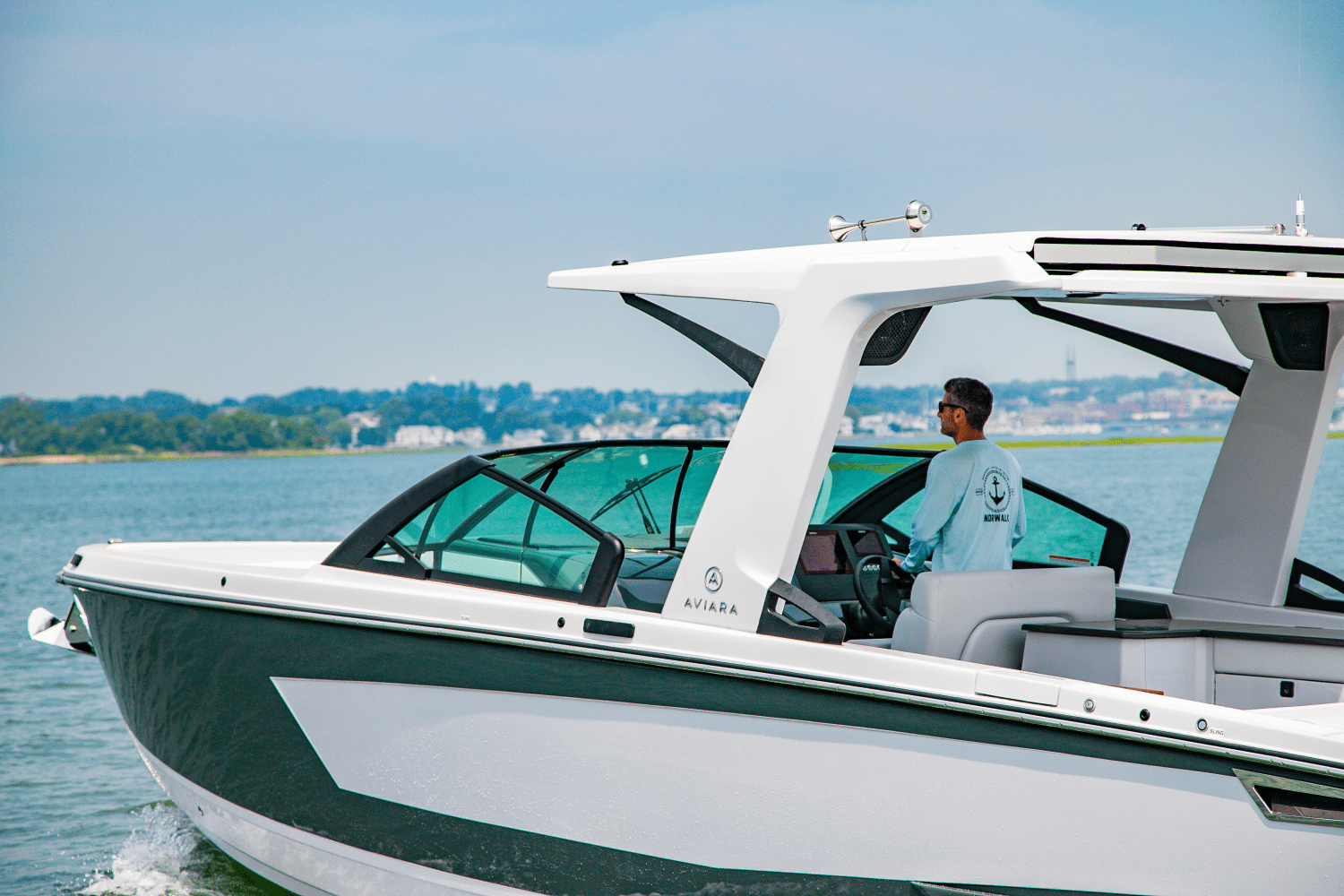 2024 Aviara AV32 Outboard Image Thumbnail #16