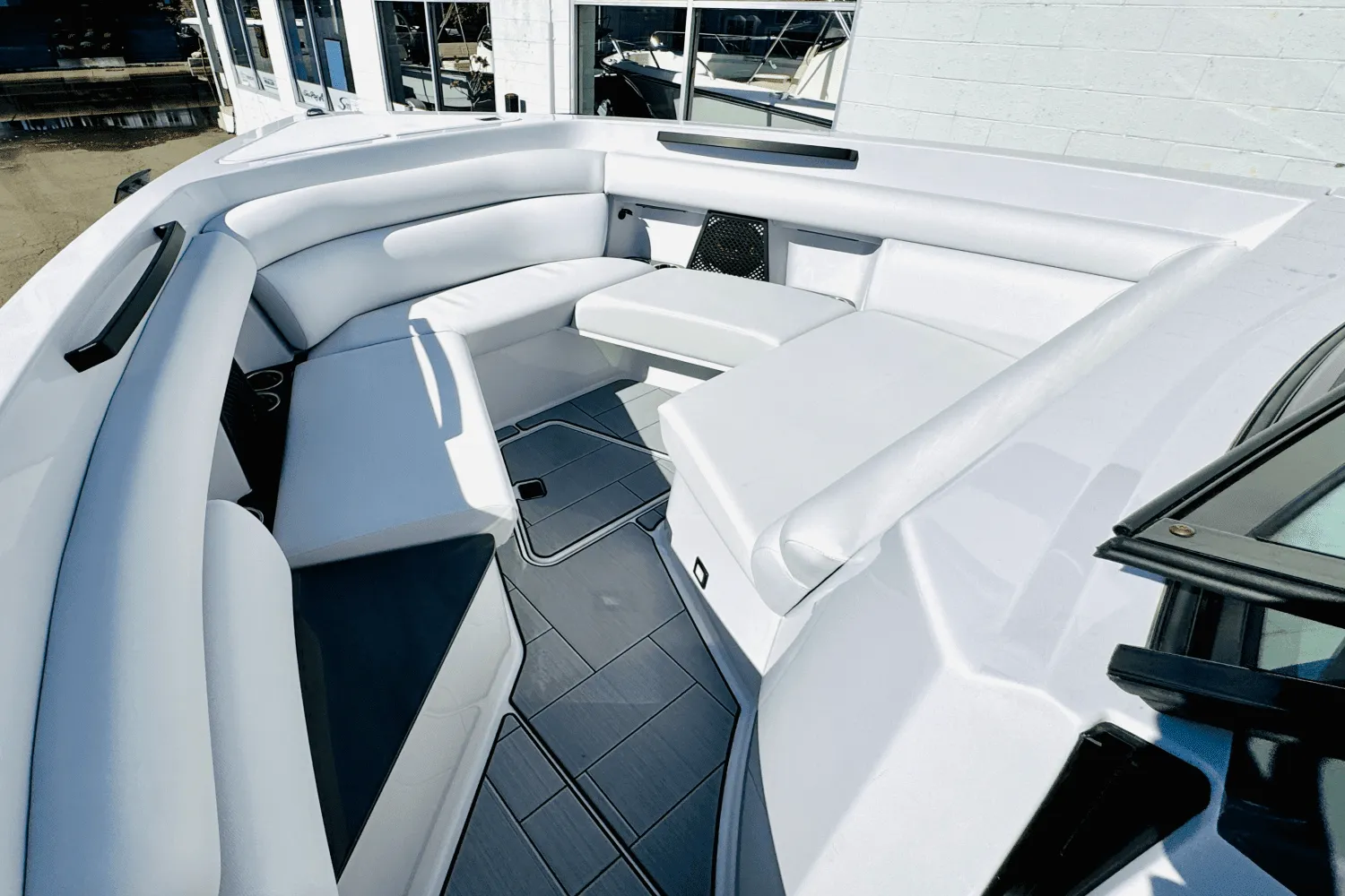 2024 Aviara AV32 Outboard Image Thumbnail #64