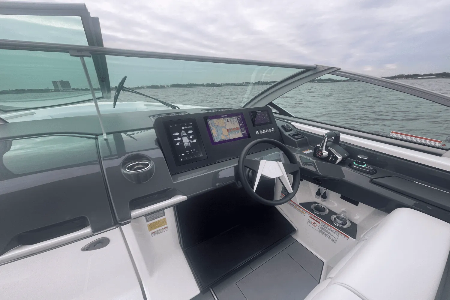 2024 Aviara AV32 Outboard Image Thumbnail #6