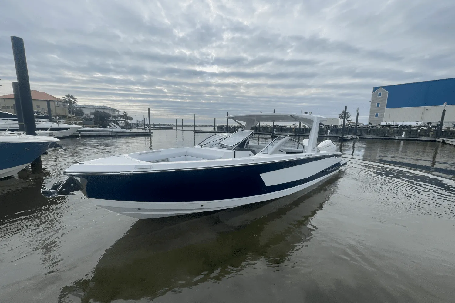 2024 Aviara AV32 Outboard Image Thumbnail #24