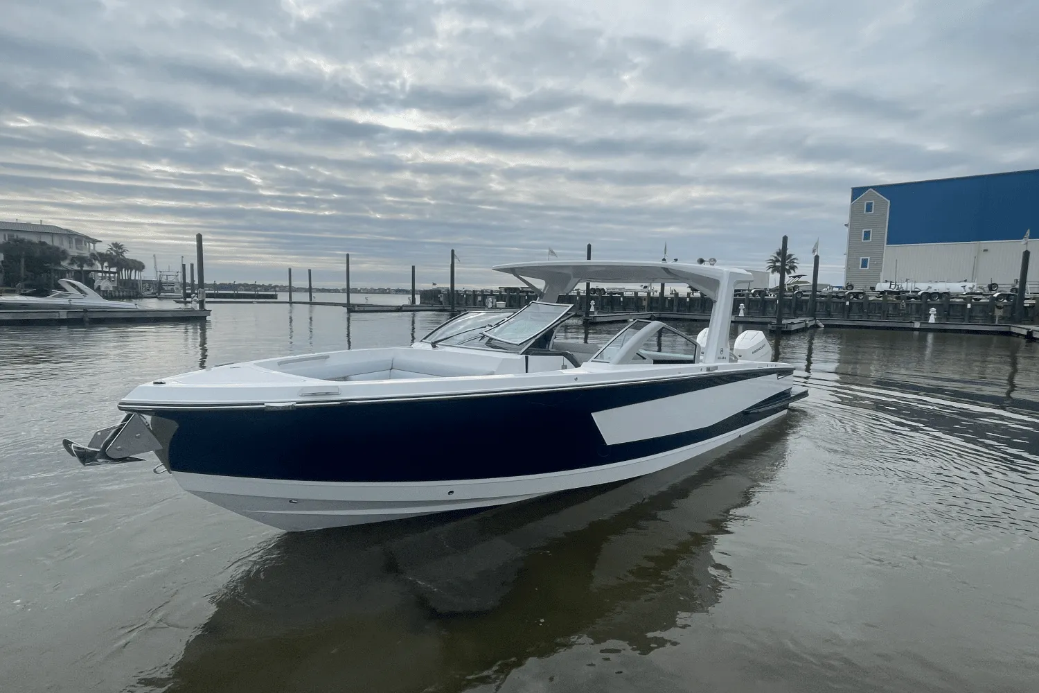 2024 Aviara AV32 Outboard Image Thumbnail #25