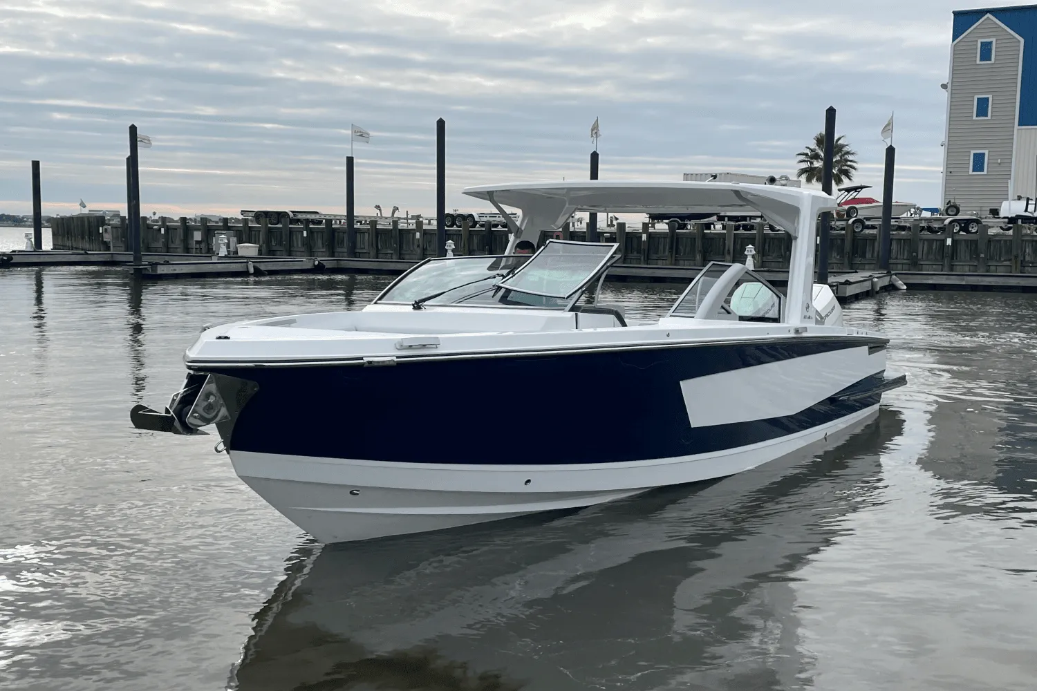 2024 Aviara AV32 Outboard Image Thumbnail #32