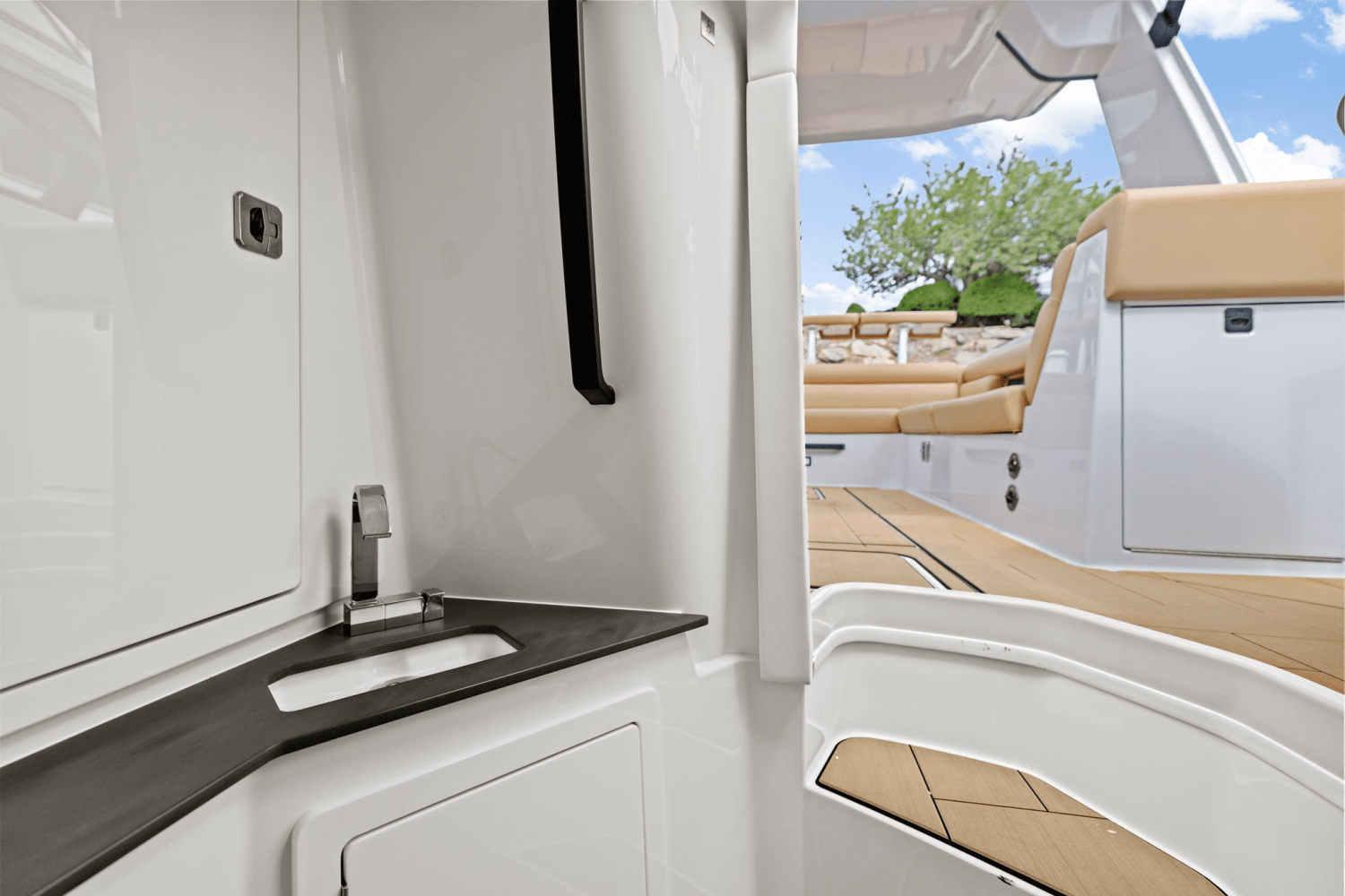 2024 Aviara AV32 Image Thumbnail #38