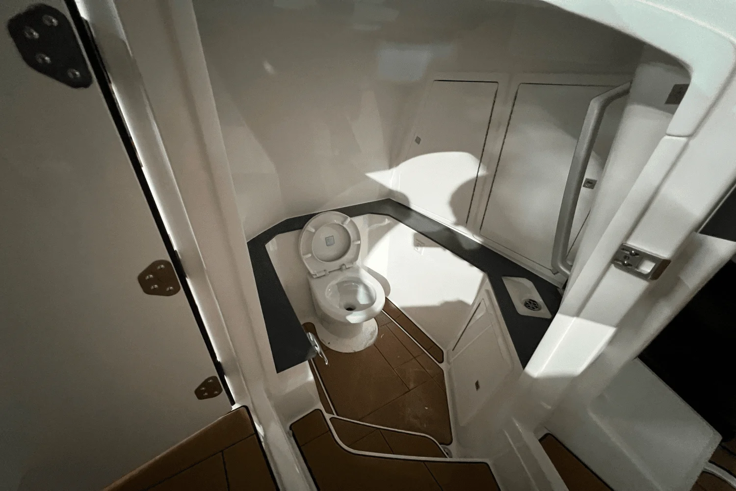 2024 Aviara AV32 Image Thumbnail #31