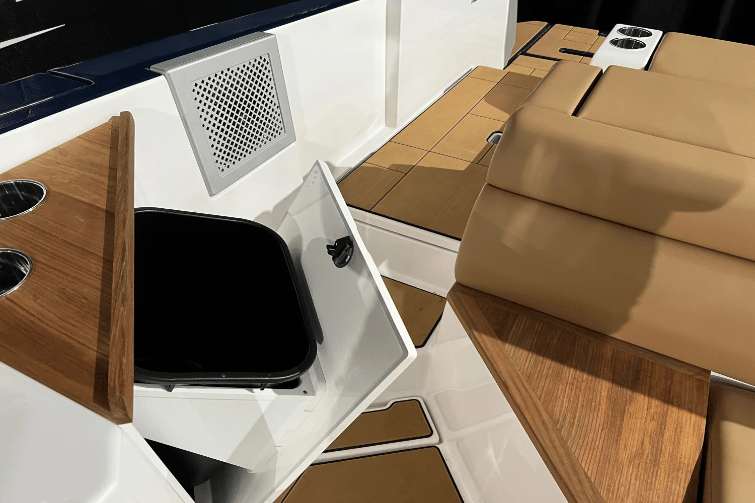 2024 Aviara AV32 Image Thumbnail #17