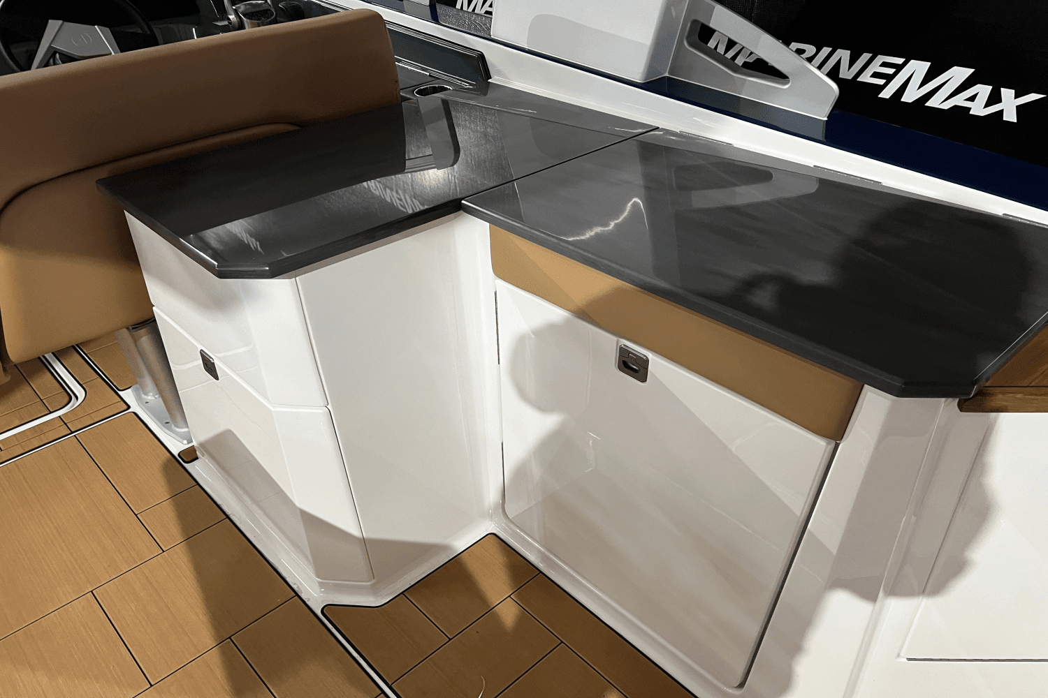 2024 Aviara AV32 Image Thumbnail #15