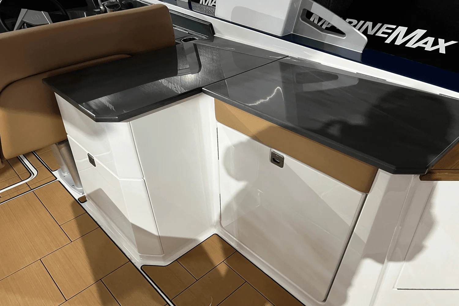 2024 Aviara AV32 Image Thumbnail #15