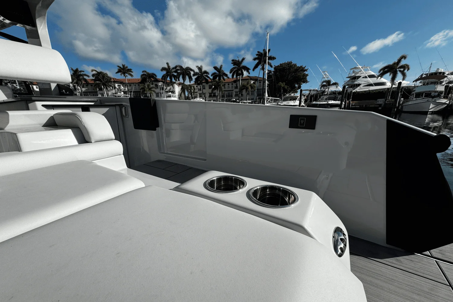 2024 Aviara AV36 Outboard Image Thumbnail #11