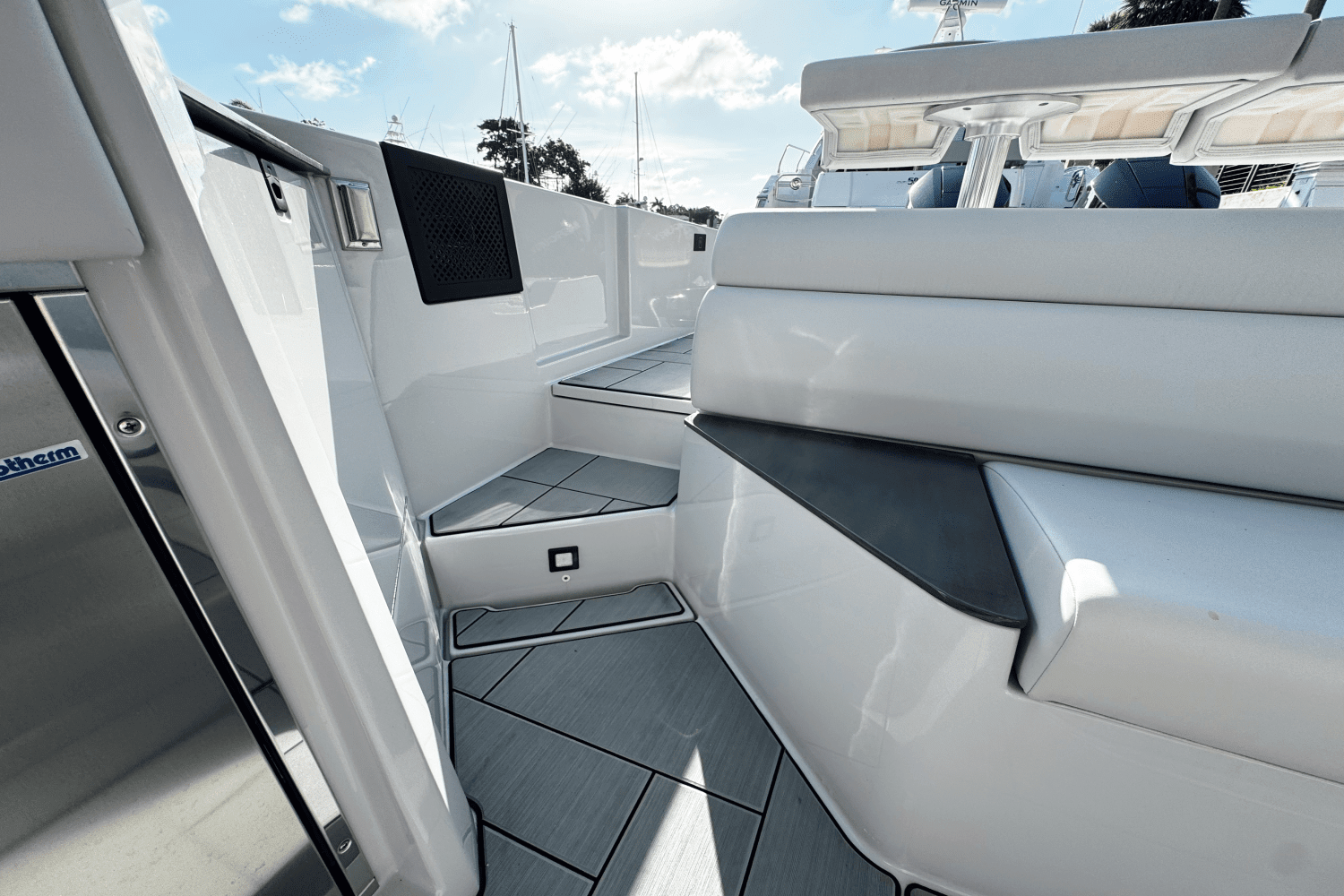 2024 Aviara AV36 Outboard Image Thumbnail #12