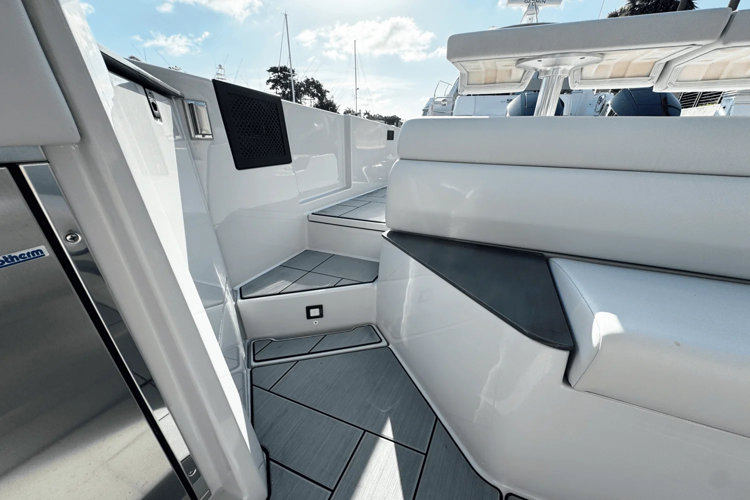 2024 Aviara AV36 Outboard Image Thumbnail #12