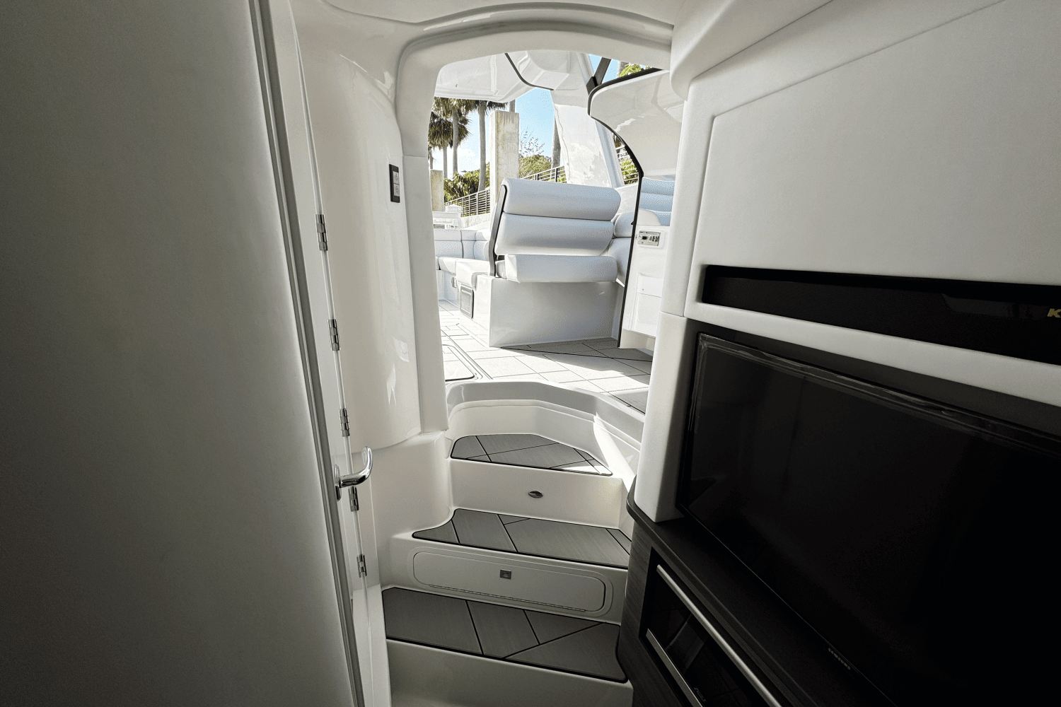 2024 Aviara AV36 Outboard Image Thumbnail #25