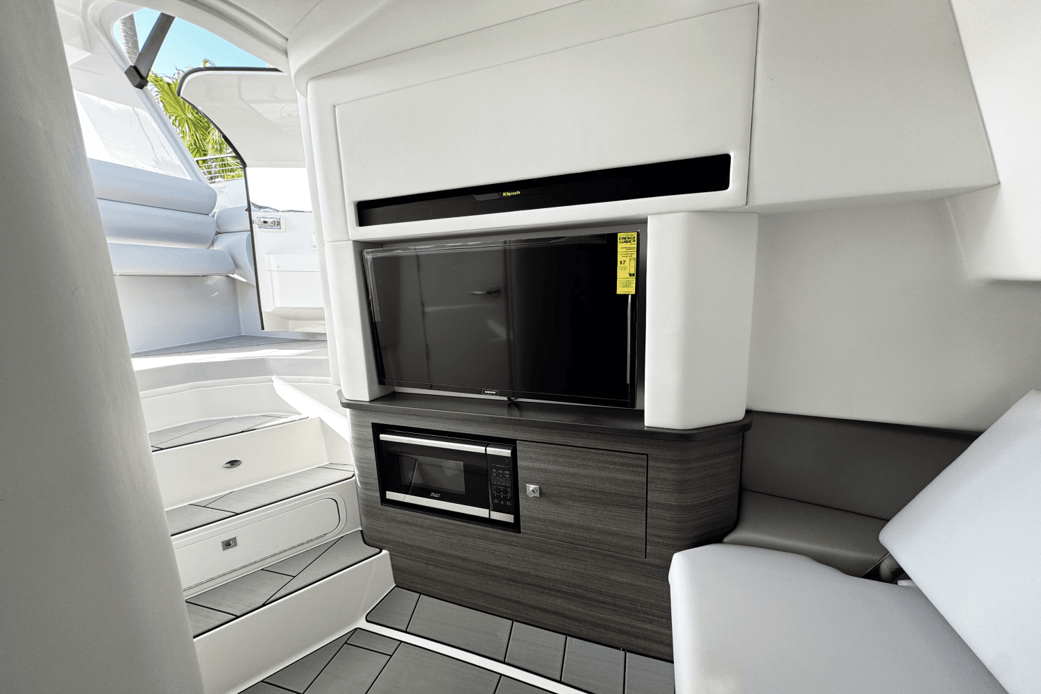 2024 Aviara AV36 Outboard Image Thumbnail #26