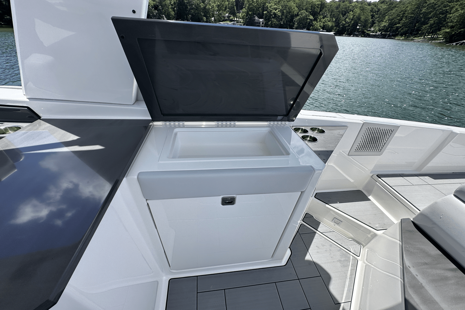 2024 Aviara AV32 Image Thumbnail #22