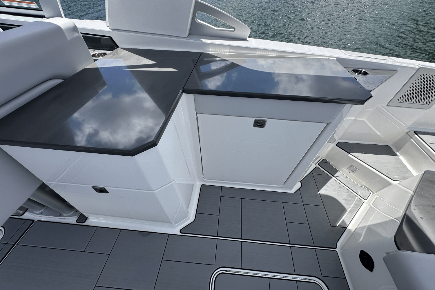 2024 Aviara AV32 Image Thumbnail #21