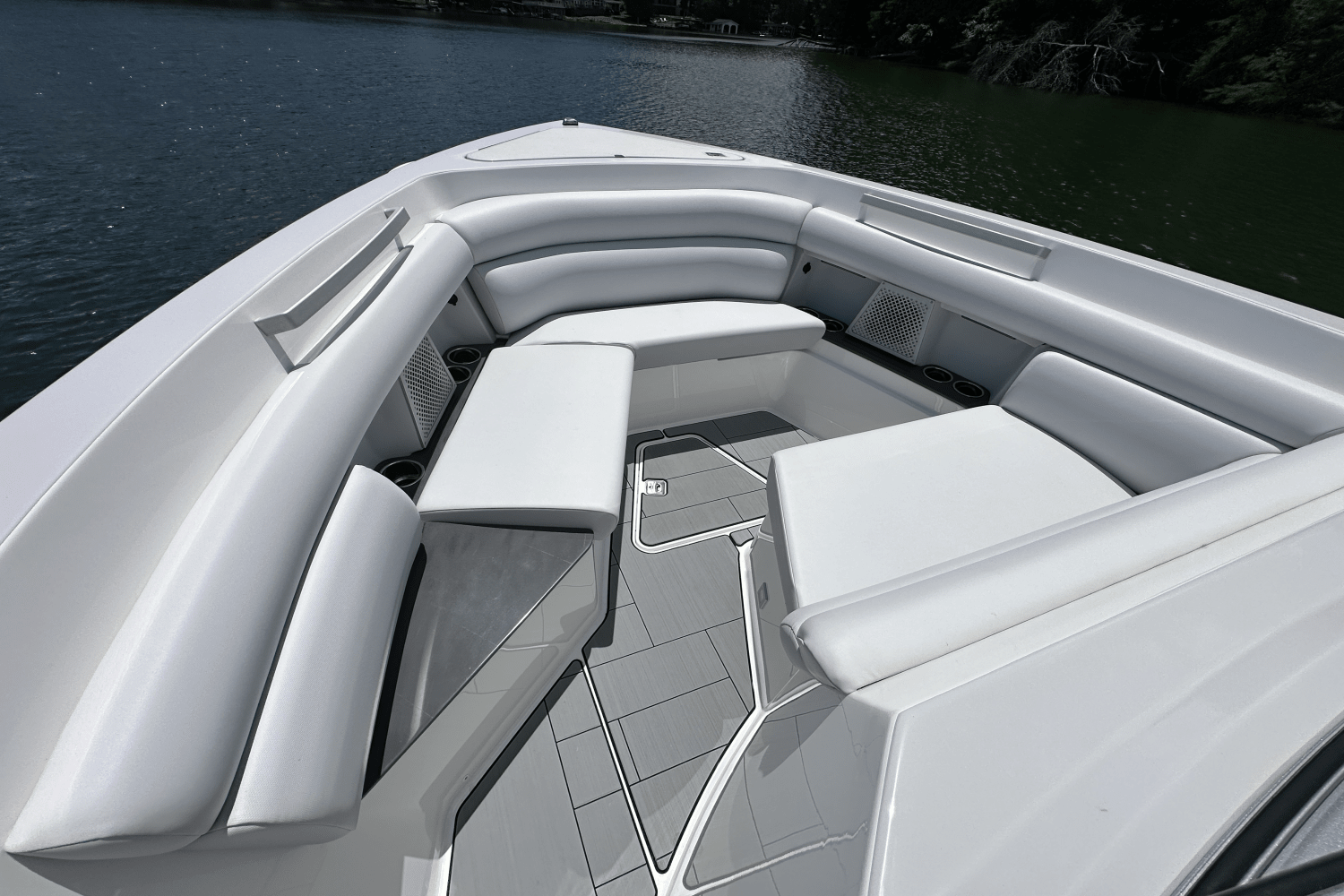 2024 Aviara AV32 Image Thumbnail #16