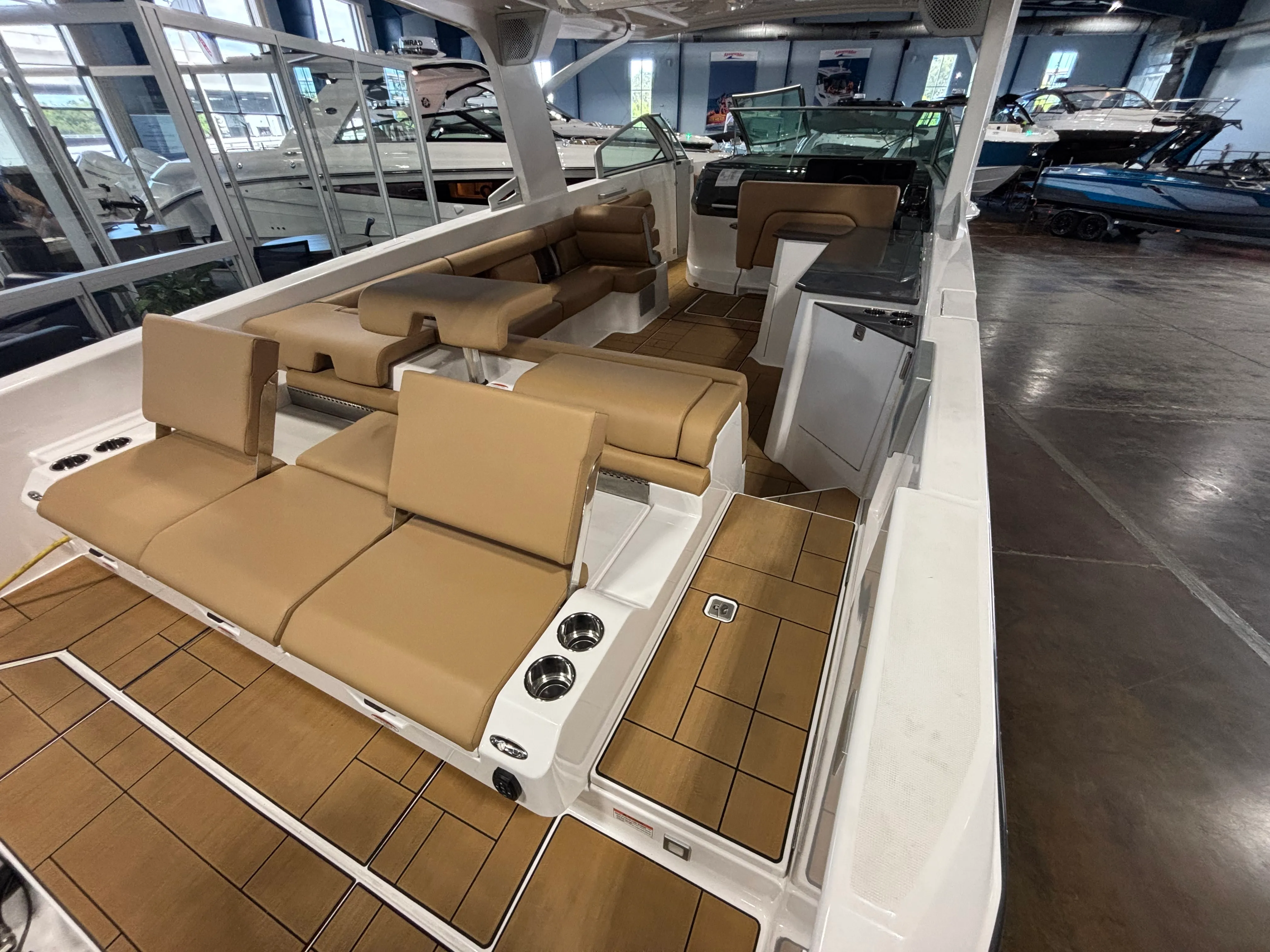 2024 Aviara AV36 Outboard Image Thumbnail #24