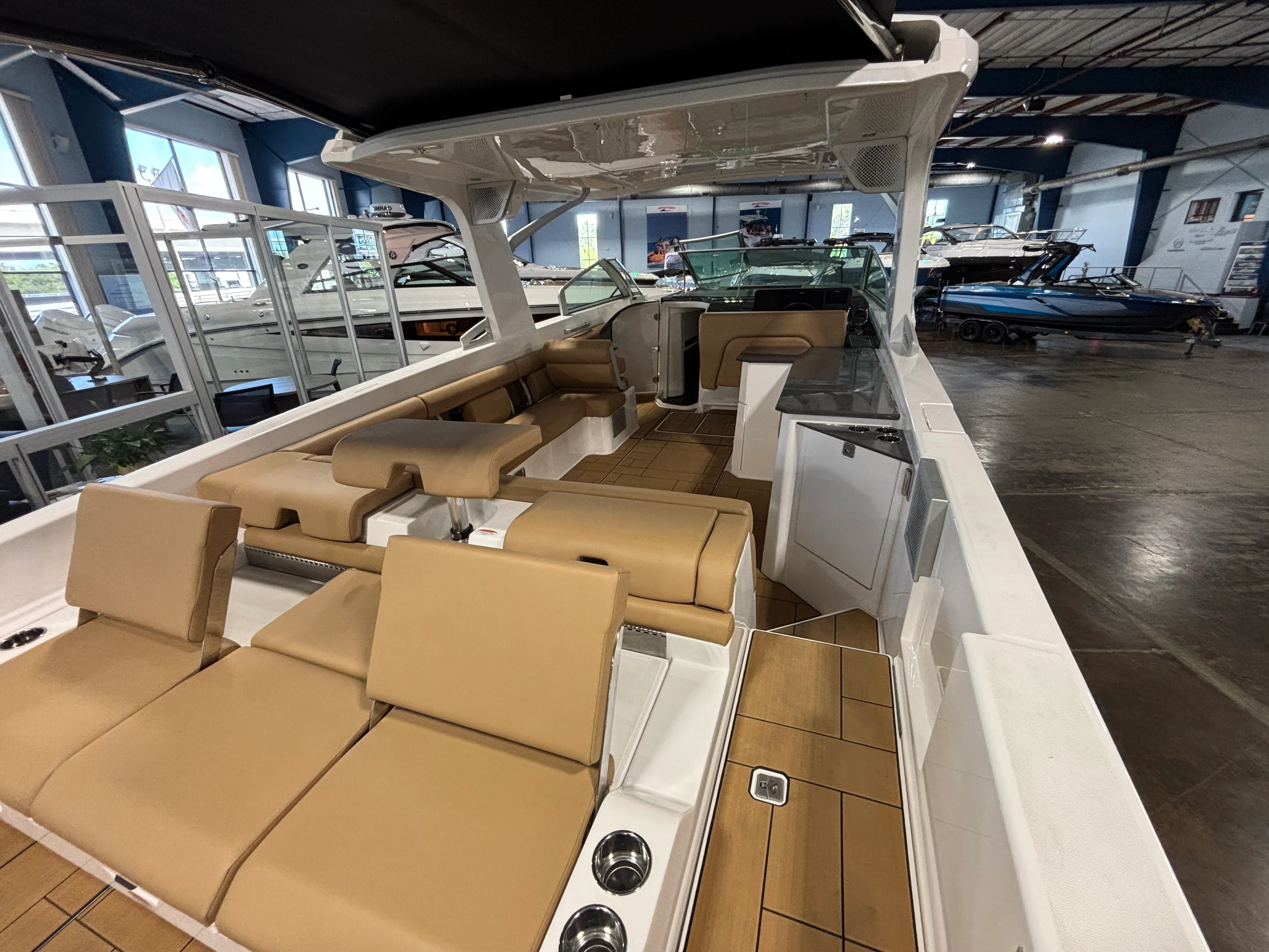 2024 Aviara AV36 Outboard Image Thumbnail #26