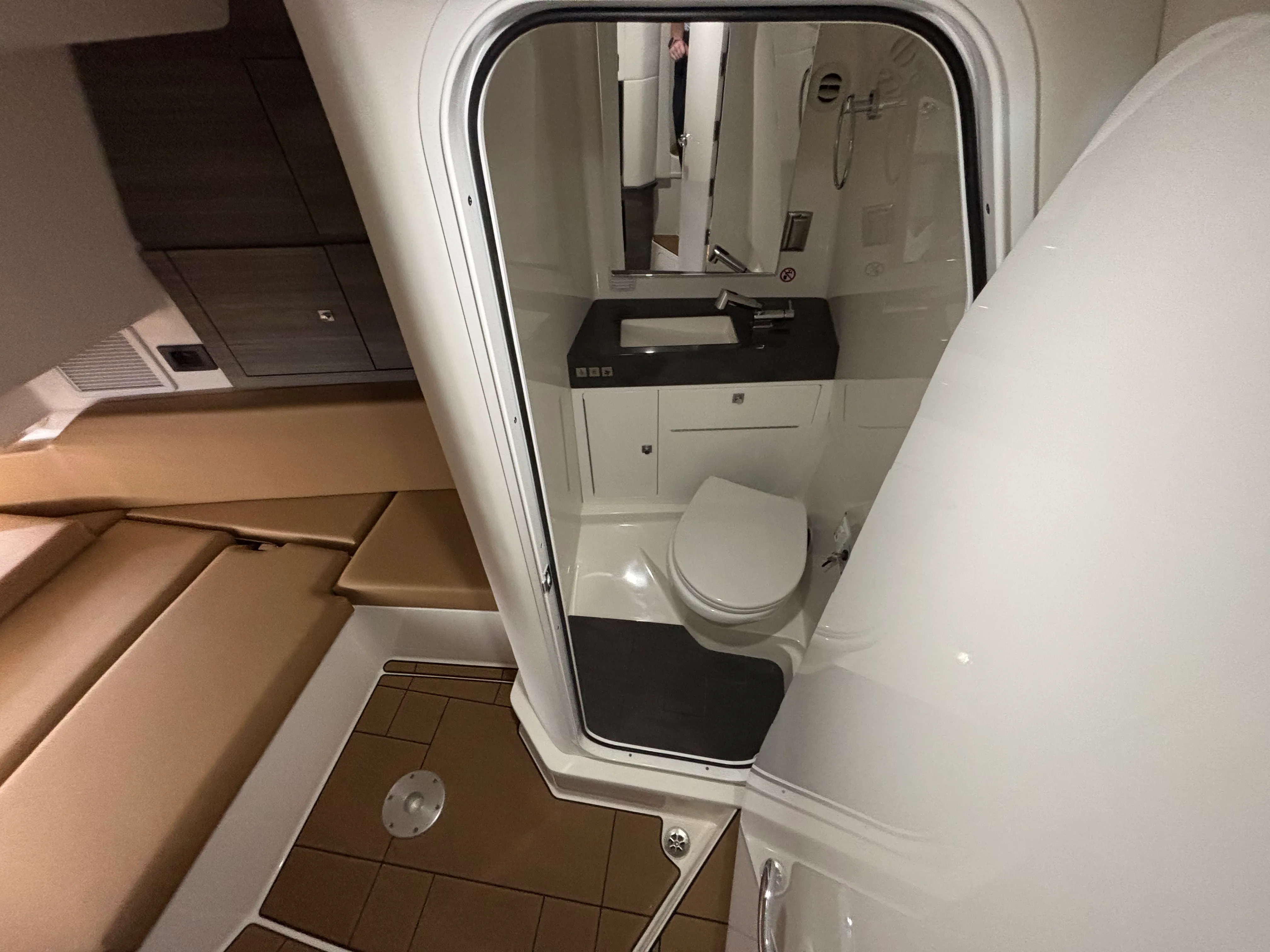 2024 Aviara AV36 Outboard Image Thumbnail #38