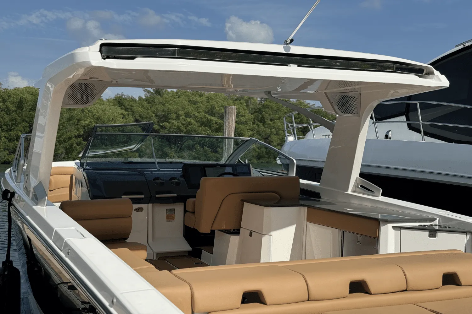 2024 Aviara AV36 Outboard Image Thumbnail #11