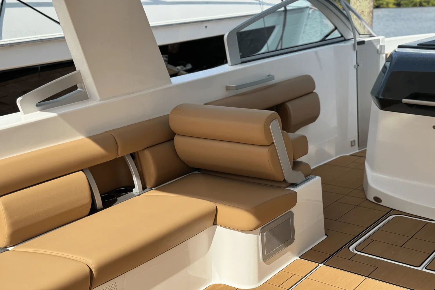 2024 Aviara AV36 Outboard Image Thumbnail #15