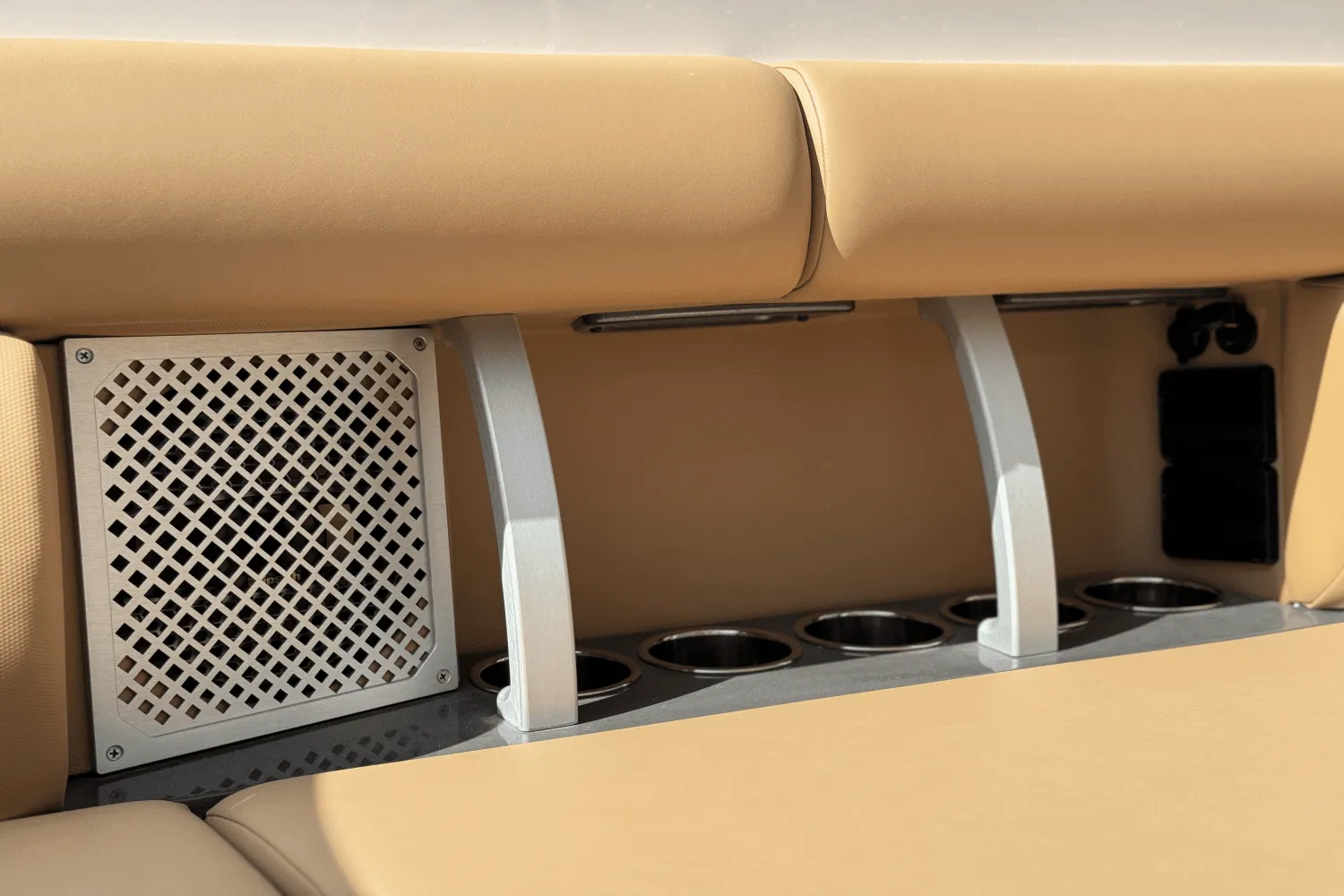 2024 Aviara AV36 Outboard Image Thumbnail #16