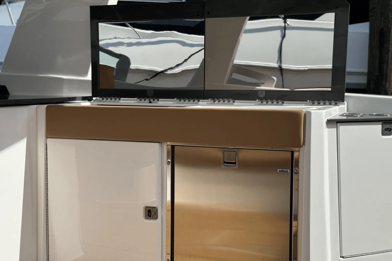 2024 Aviara AV36 Outboard Image Thumbnail #19