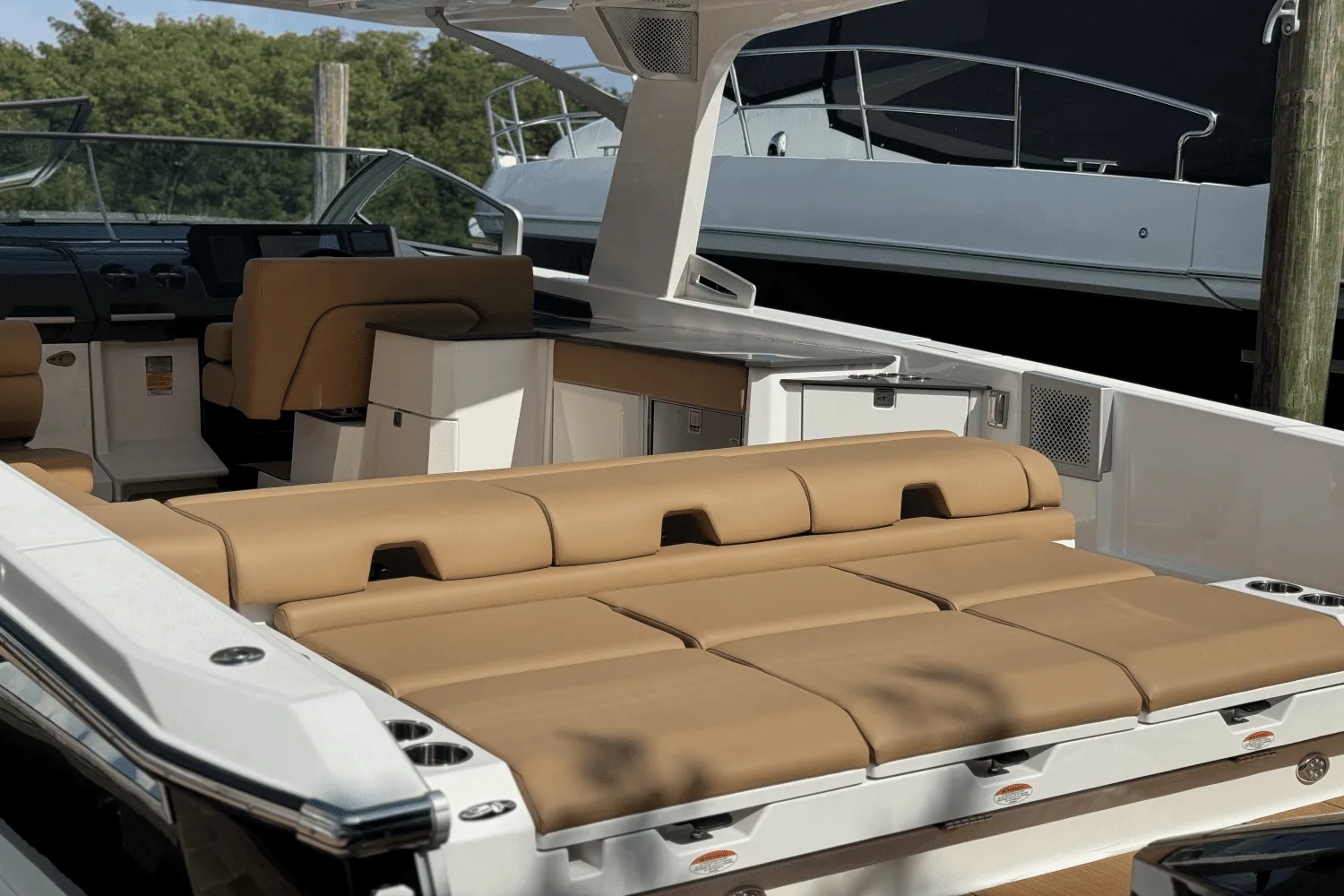 2024 Aviara AV36 Outboard Image Thumbnail #9