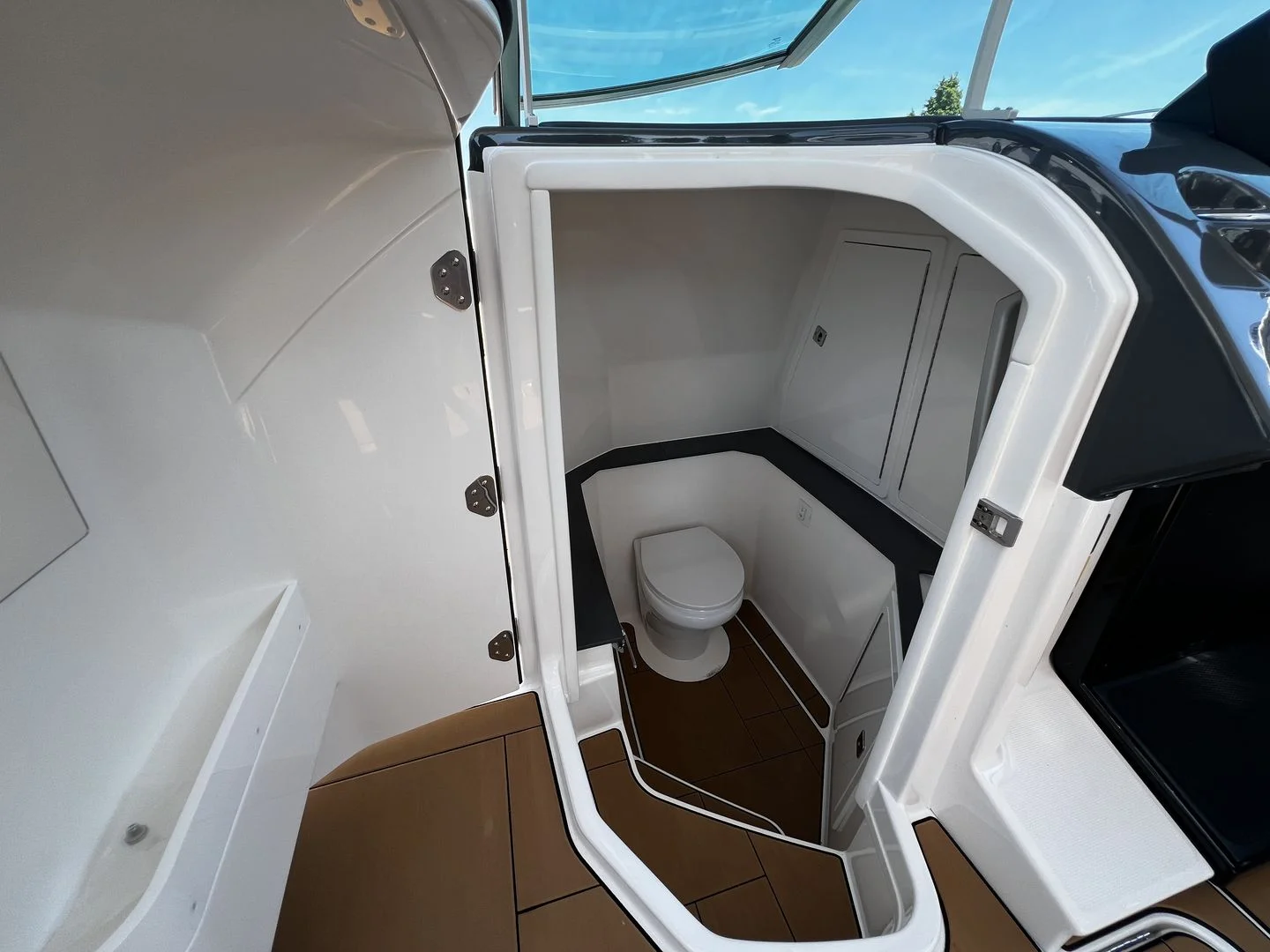 2024 Aviara AV32 Image Thumbnail #32